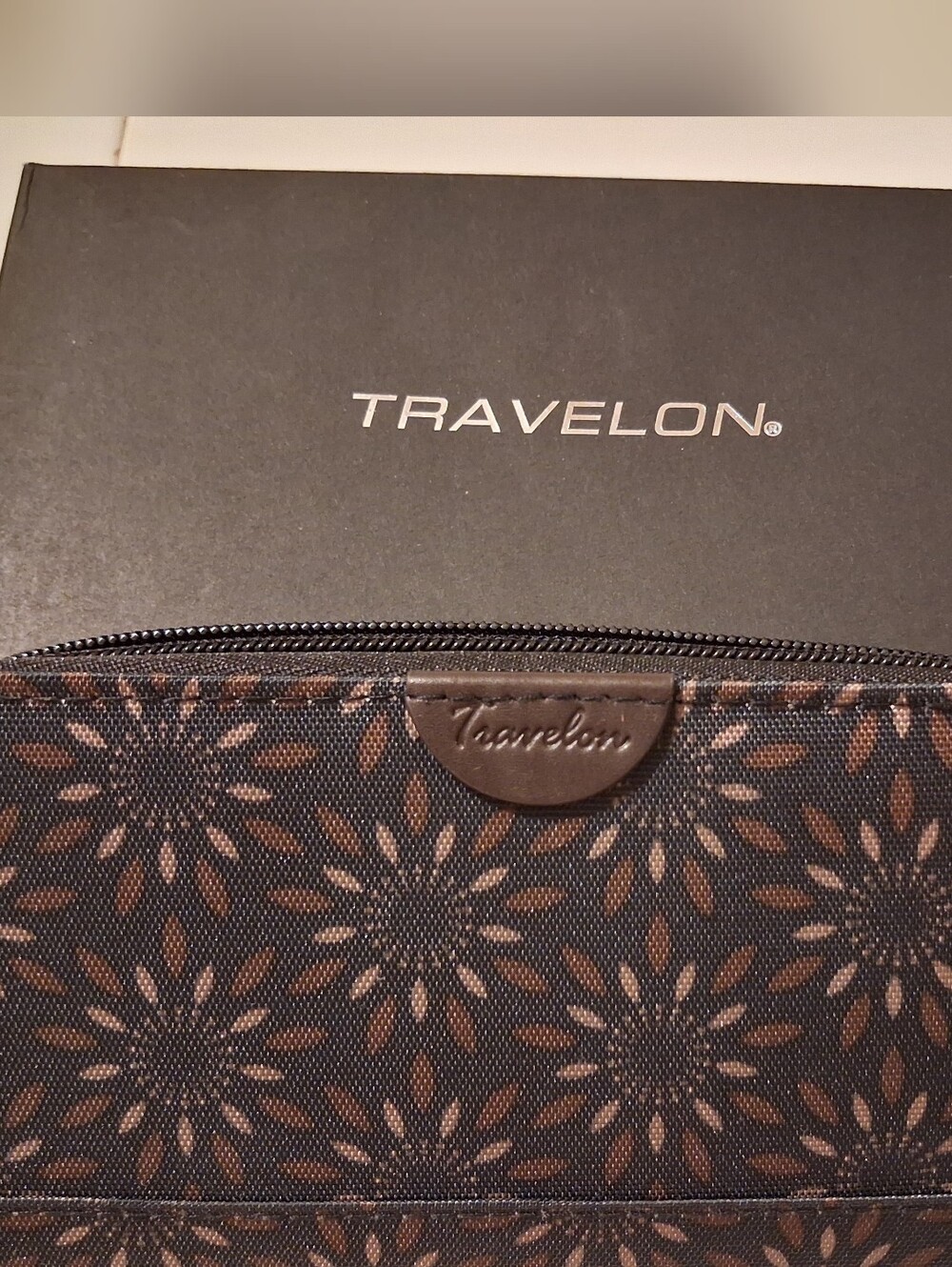 Travelon RFID Brown Sunburst Print Zip Around Clutch Wallet 7x5